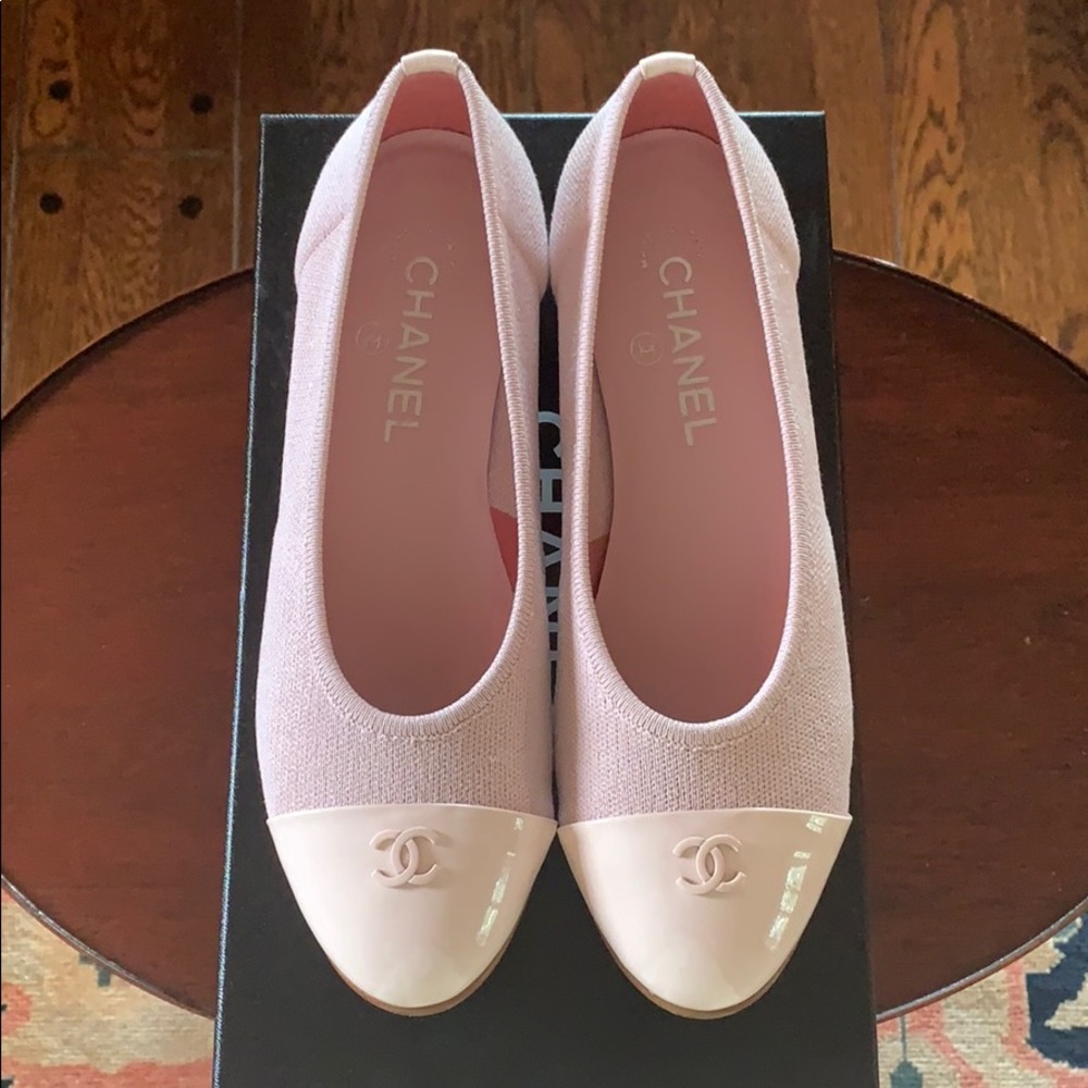 Like new Chanel light pink flats - Picture 1 of 8